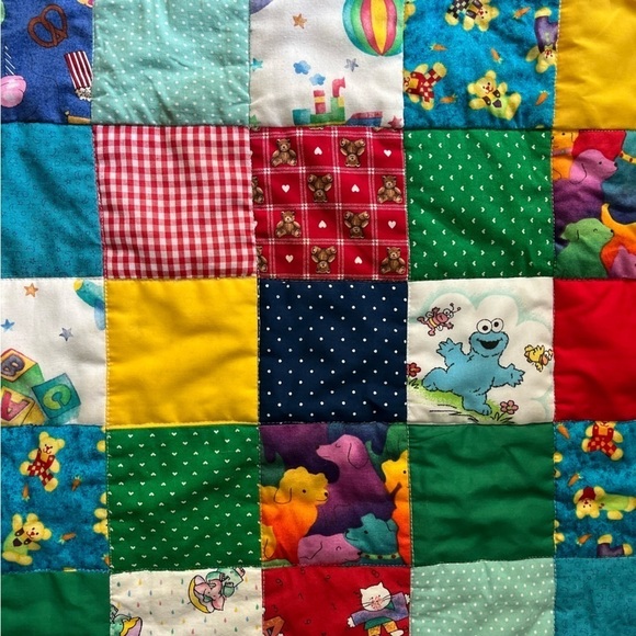 VINTAGE Handmade Sesame Street Patchwork Baby Blanket Quilt - Picture 5 of 8